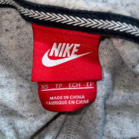 Hooded NIKE Sweatshirt - Picture 4 of 4